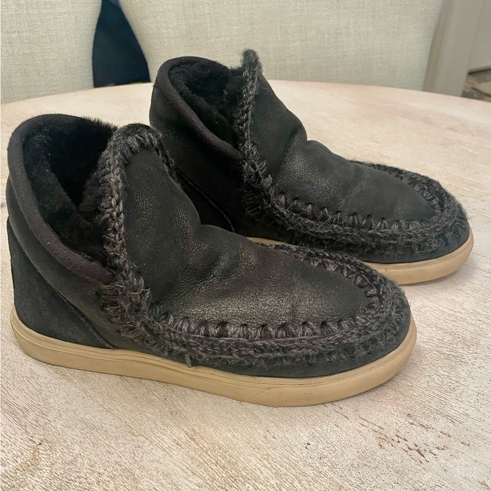 Black Mou boots. Size 9.